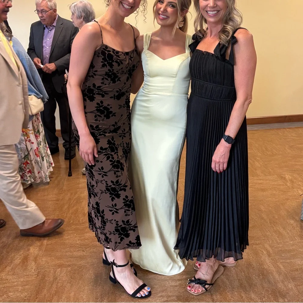 Azazie lemon sorbet “Denice” dress - Picture 5 of 5